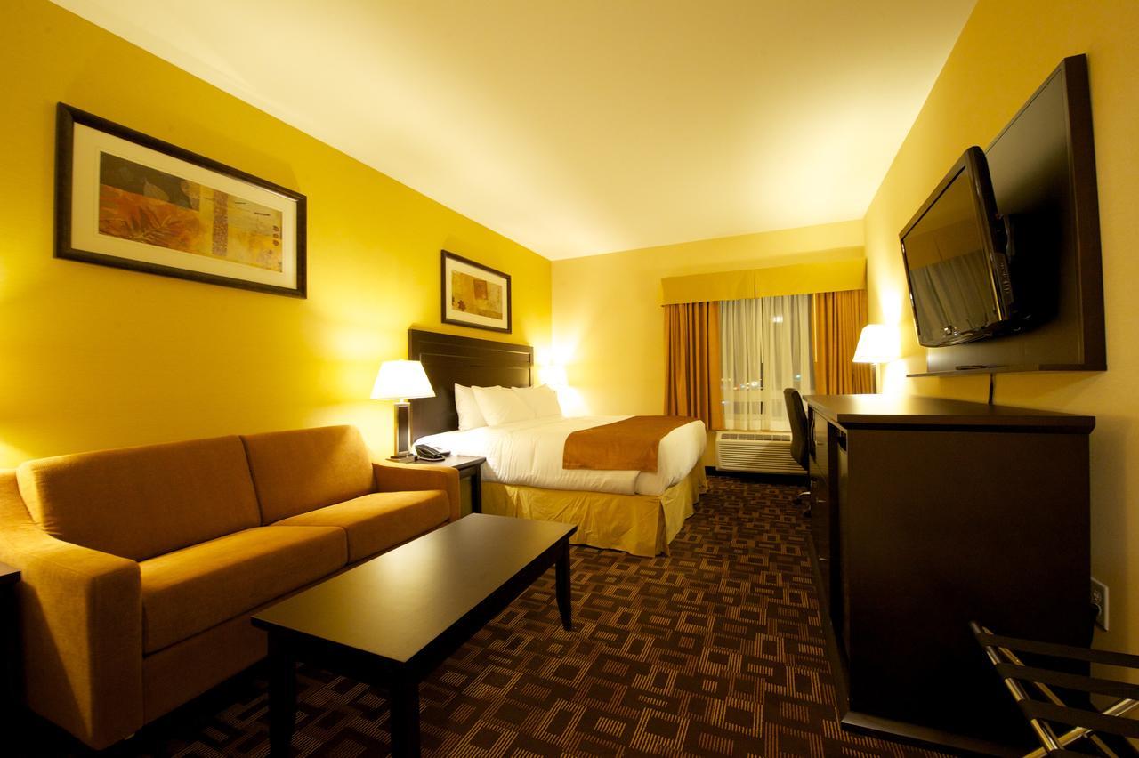 Days Inn & Suites By Wyndham Winnipeg Airport Manitoba מראה חיצוני תמונה