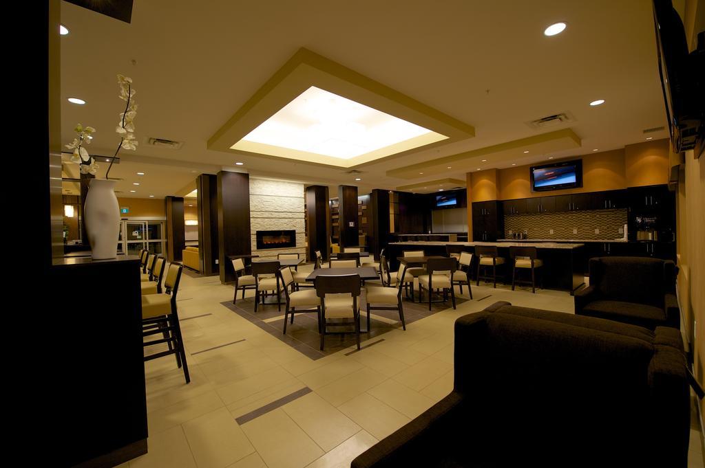 Days Inn & Suites By Wyndham Winnipeg Airport Manitoba מראה חיצוני תמונה