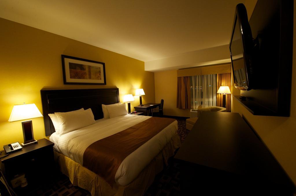 Days Inn & Suites By Wyndham Winnipeg Airport Manitoba מראה חיצוני תמונה