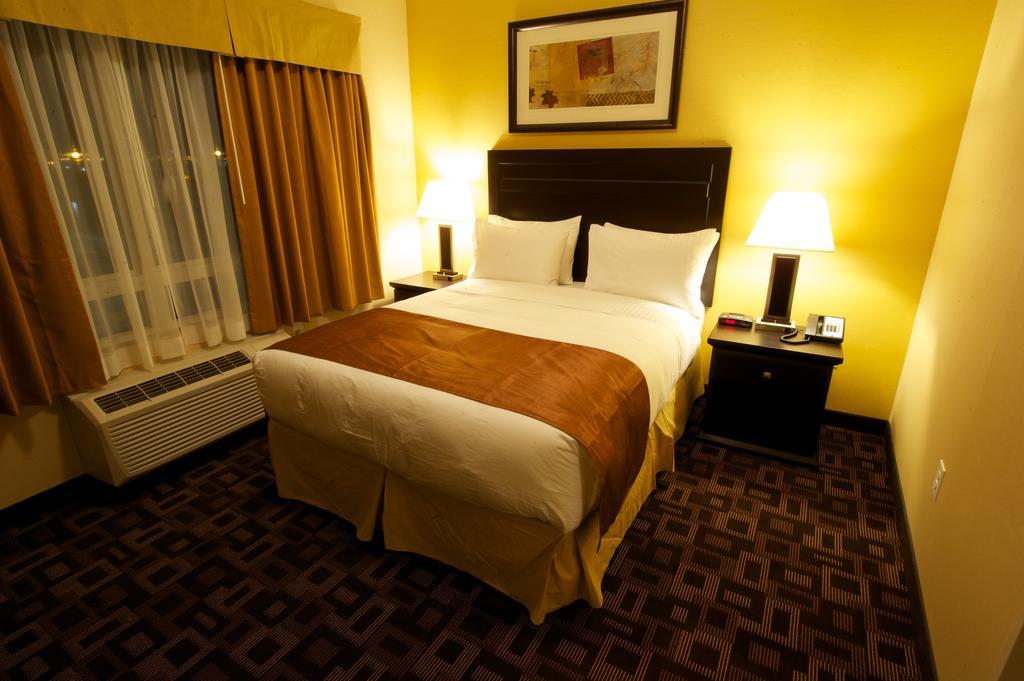 Days Inn & Suites By Wyndham Winnipeg Airport Manitoba מראה חיצוני תמונה