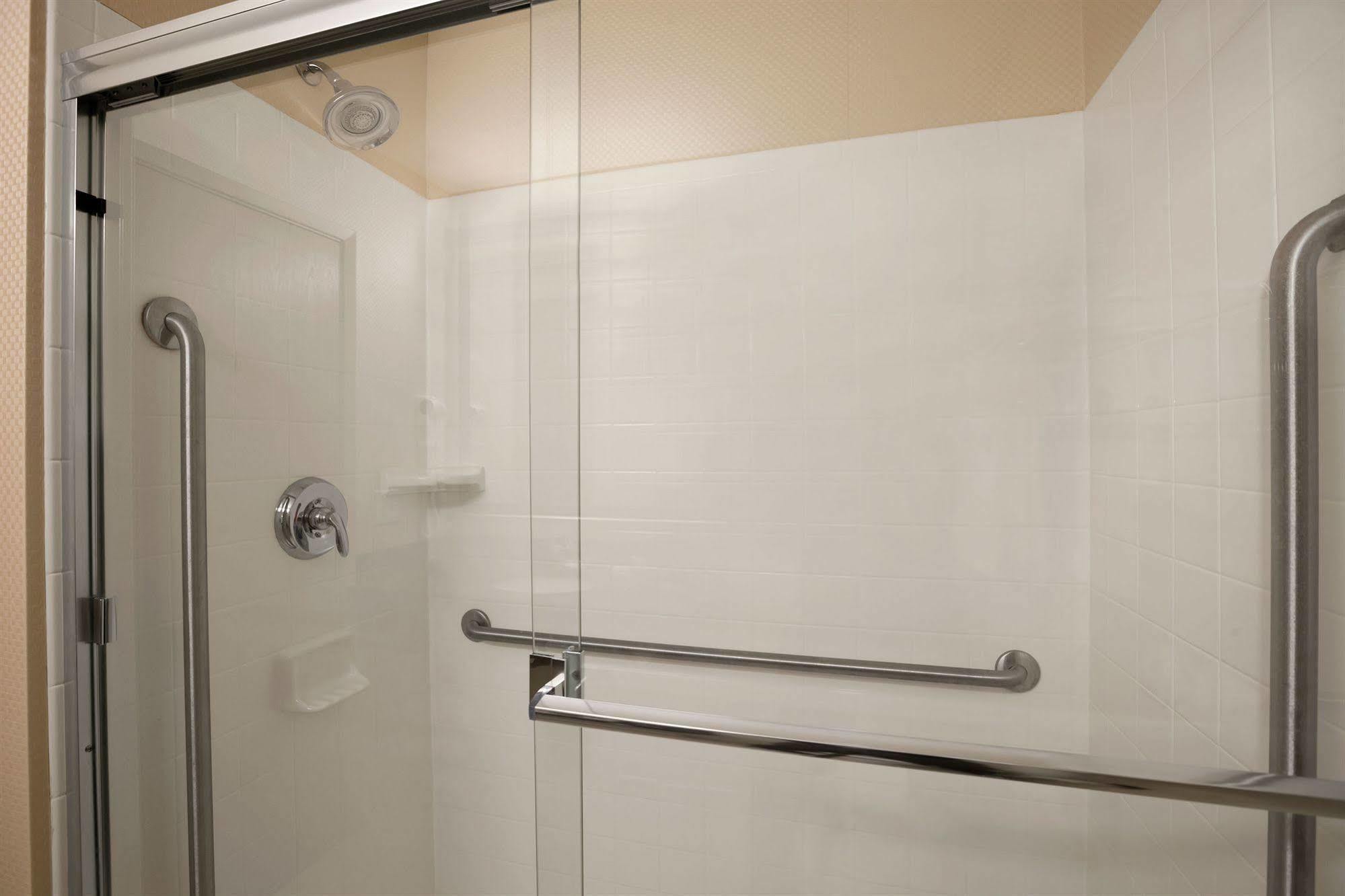 Days Inn & Suites By Wyndham Winnipeg Airport Manitoba מראה חיצוני תמונה